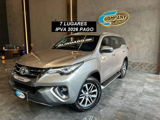 TOYOTA HILUX SW4 2.8 SRX 4X4 7 LUGARES 16V TURBO INTERCOOLER DIESEL 4P AUTOMÁTICO